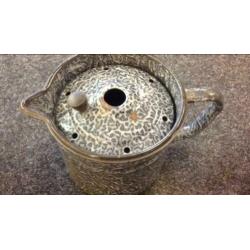 Vintage grijs gewolkte pan, melkkoker en steelpan
