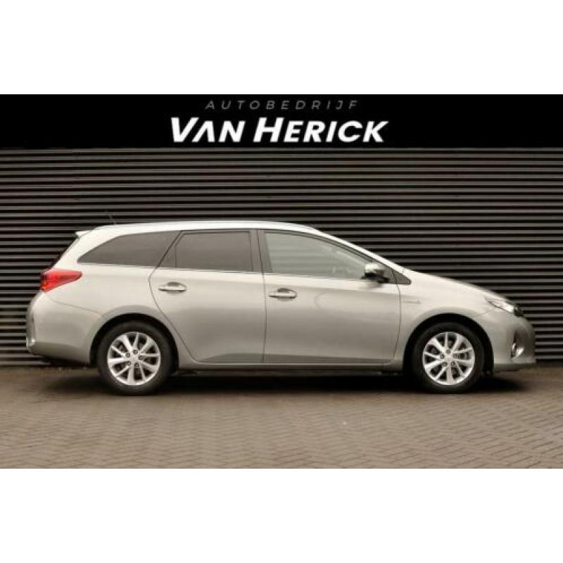 Toyota Auris Touring Sports 1.8 Hybrid Lease Panoramadak / C