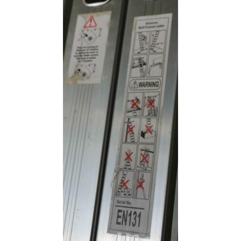 Twee aluminium multi ladders 3,6 m en 6 m