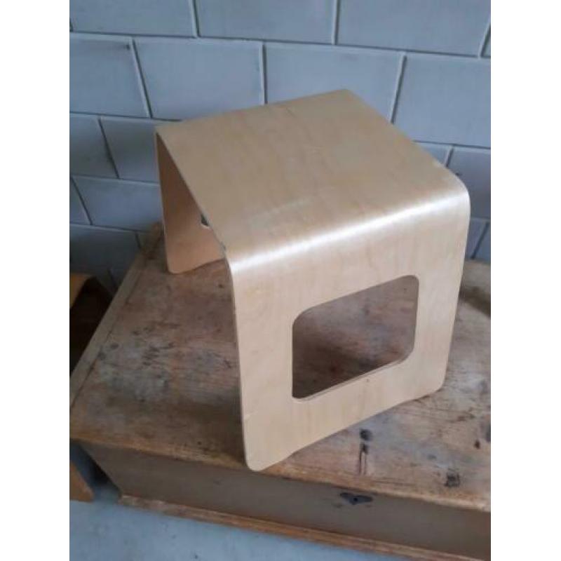Benjamin kruk bijzettafel 4 stuks.