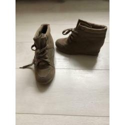 Sleehak sneaker enkel laarsje beige bruin maat 37