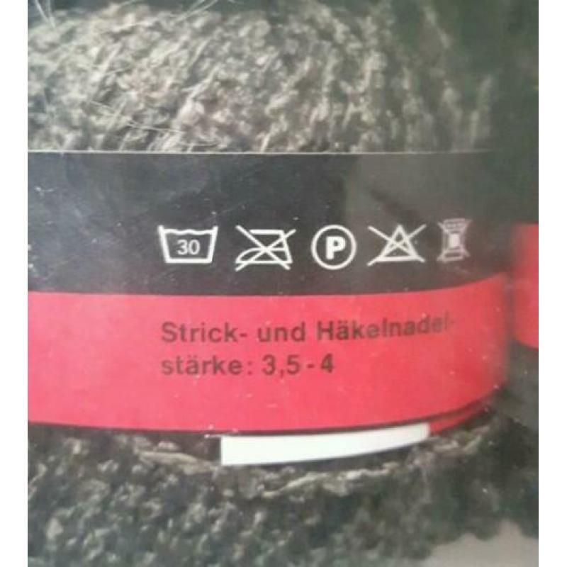 LOT 18: 50gr. x 10 bollen groen - Viscose Katoen
