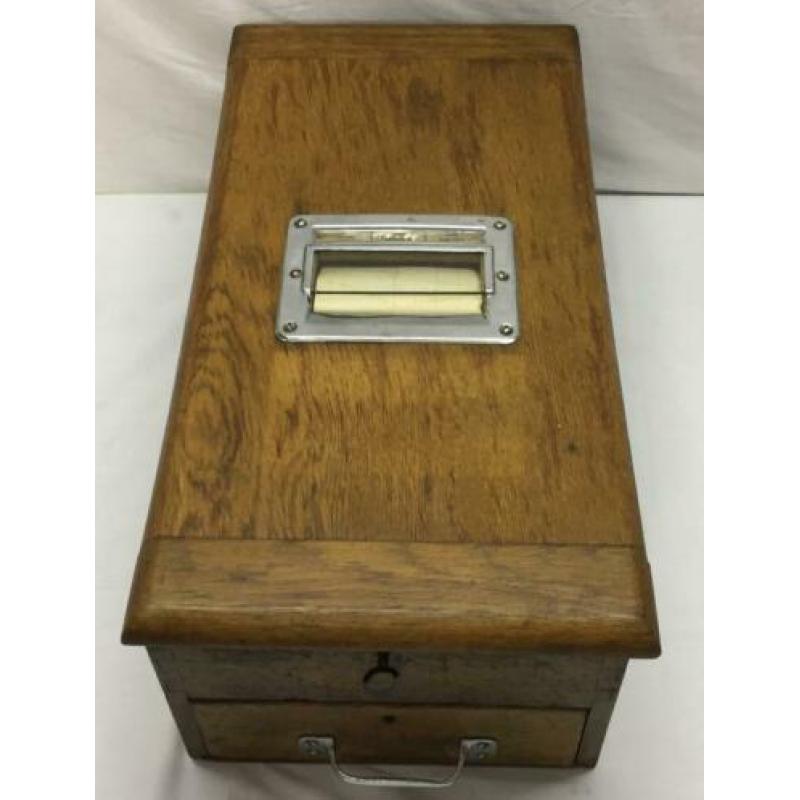 1056 Vooroorlogs Engels kasregister.