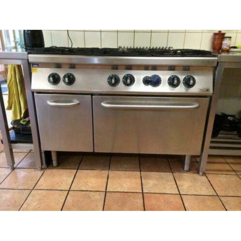 Beuk Horeca 6-pits gasfornuis met gasbakoven grootkeuken