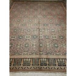 Turks tapijt 357 x 295 cm (OOSTERSE)