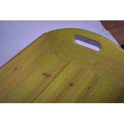 Mooi groenkleurig houten dienblad. 45 x 32. Weinig gebruikt.