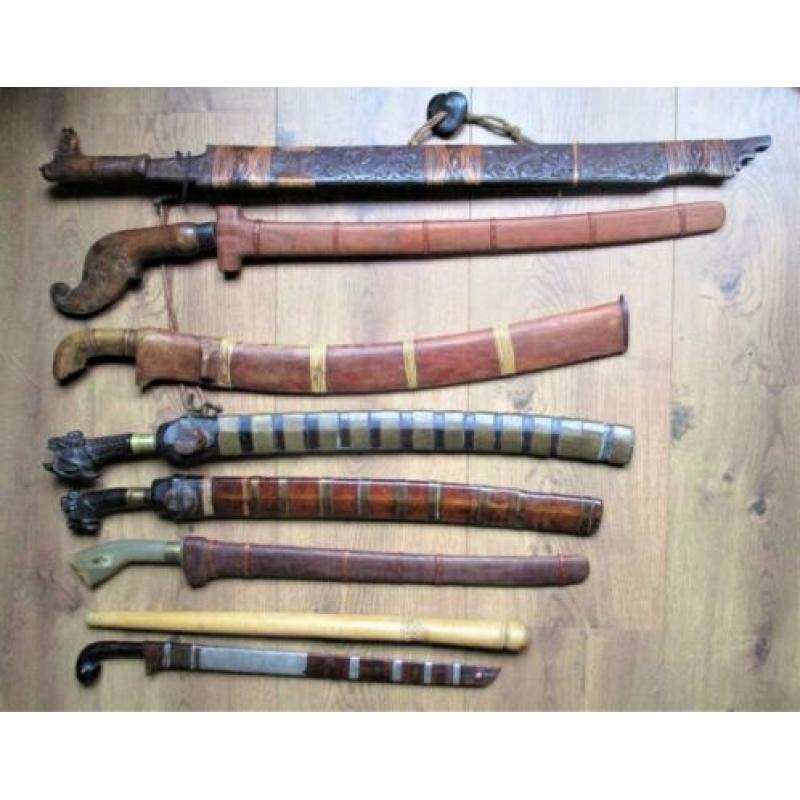 Antieke wapens uit Indonesië //no keris /kris