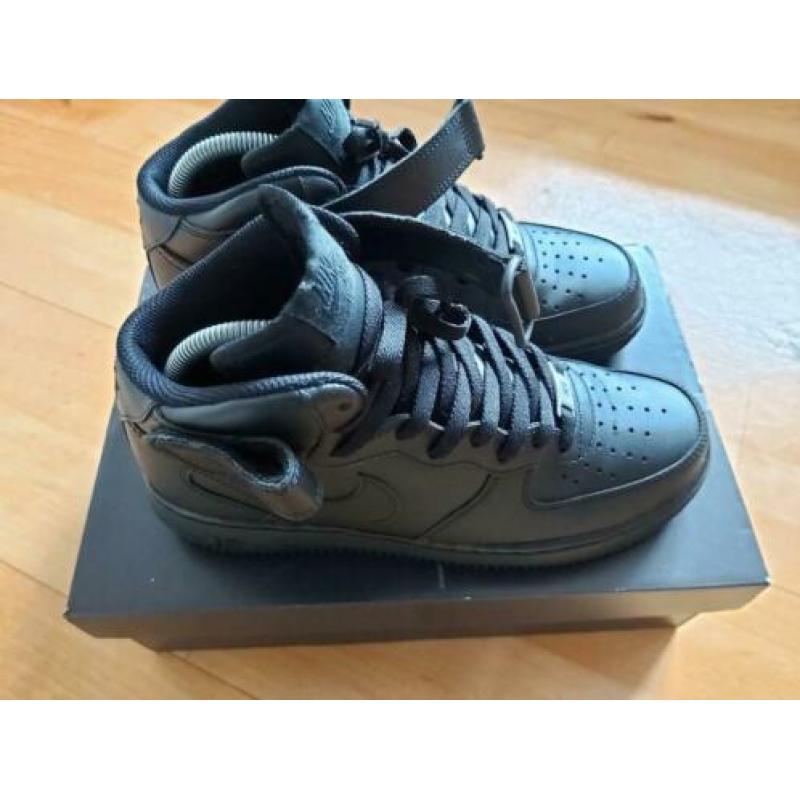 Nike air force black mid maat 41