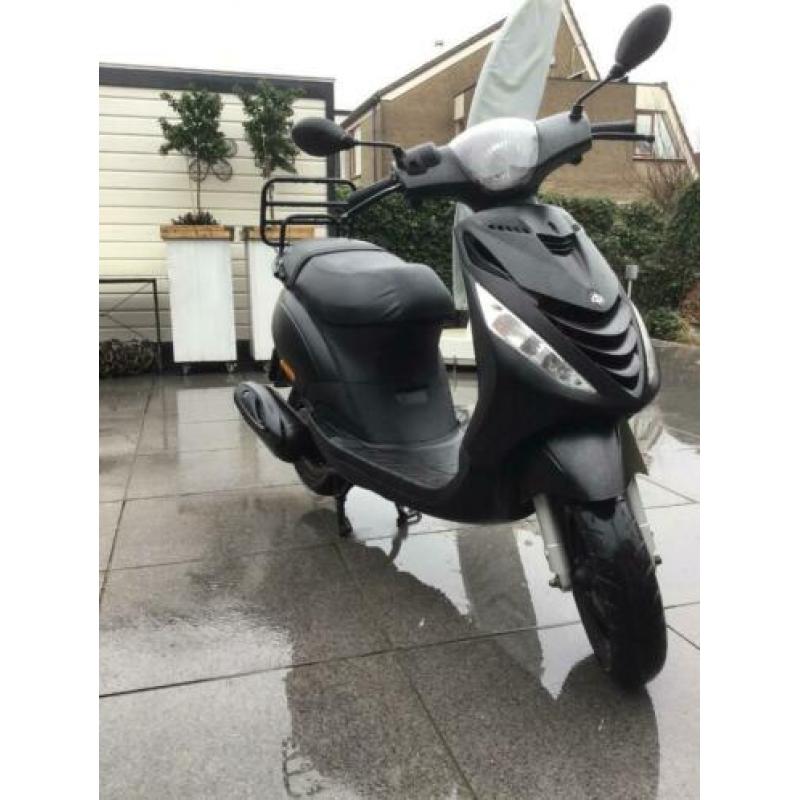 Piaggio Zip 25 km sp kappen