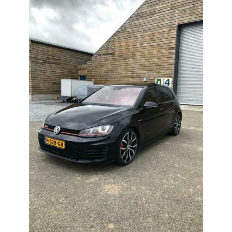 Volkswagen Golf 7 GTI PERFORMANCE Full Option