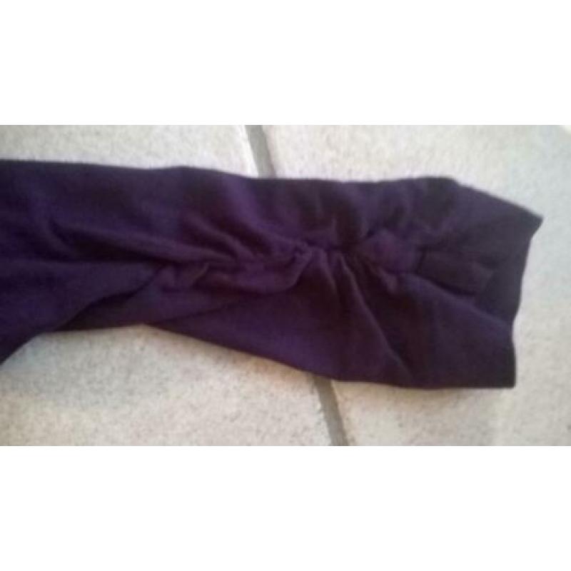 Aubergine jurk, deelbare rits en camouflerende pasvorm,mt 36