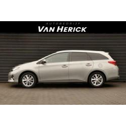 Toyota Auris Touring Sports 1.8 Hybrid Lease Panoramadak / C