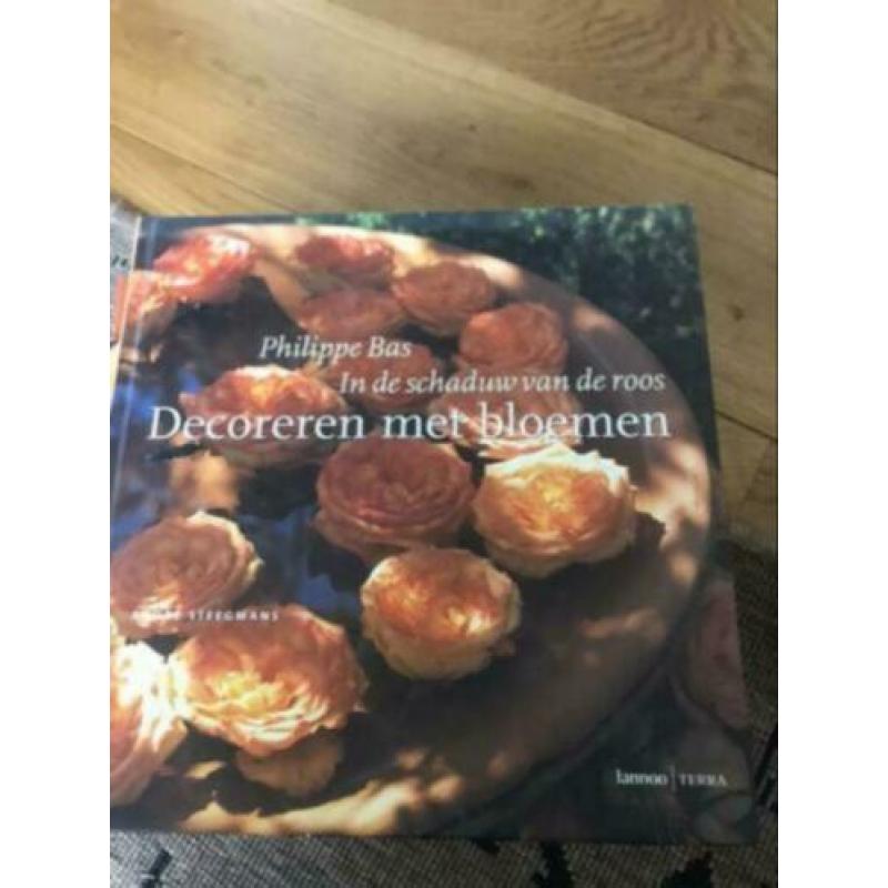 Boeken : / Bloemsierkunst/ Pieter Porters Bloemen/Kookboek