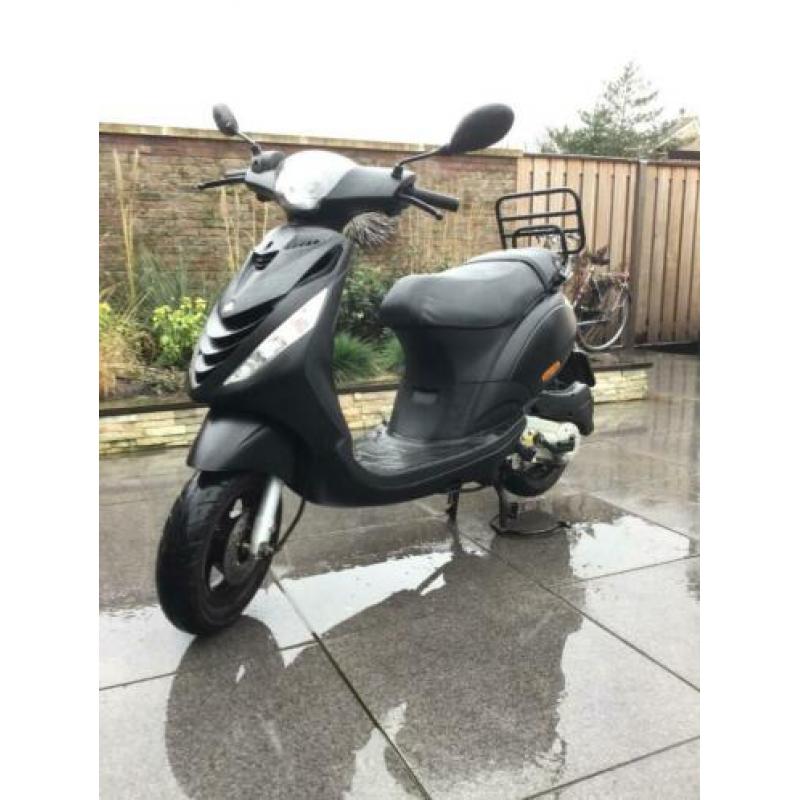 Piaggio Zip 25 km sp kappen
