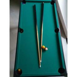 Voetbaltafel en pooltafel in 1