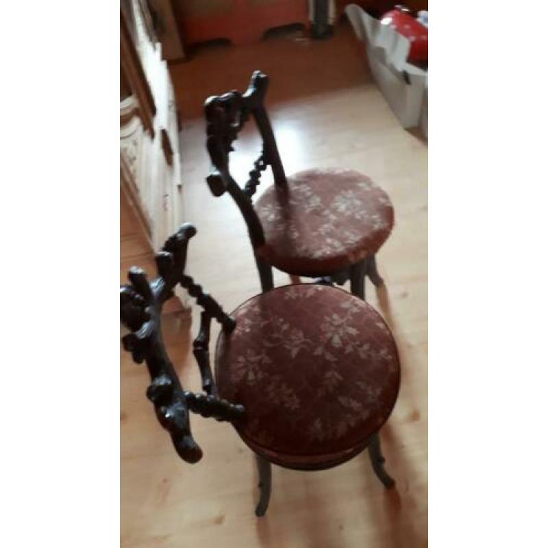 2 antieke stoeltjes zie beschrijving