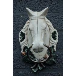 Paardenhoofd met ring, gietijzer-wit-paard-deco-tuin