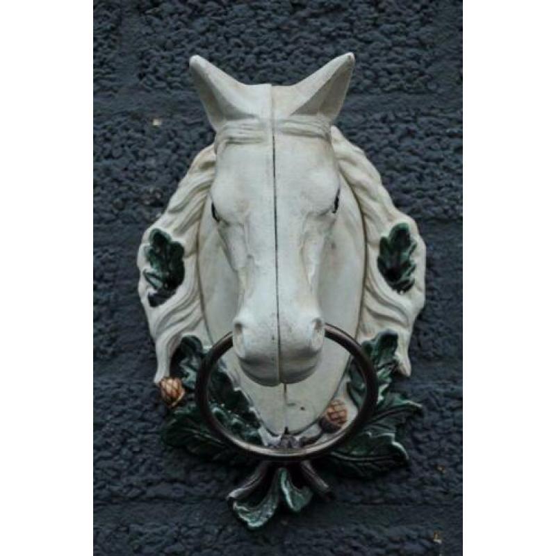 Paardenhoofd met ring, gietijzer-wit-paard-deco-tuin