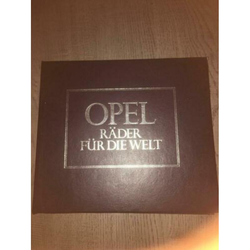 Verschillende autoboeken