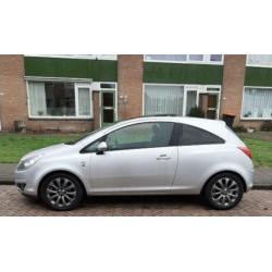 opel corsa 1.2 16v met veel extra 1ste eigenaar