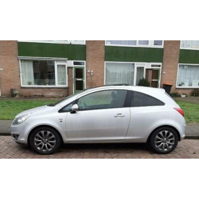 opel corsa 1.2 16v met veel extra 1ste eigenaar