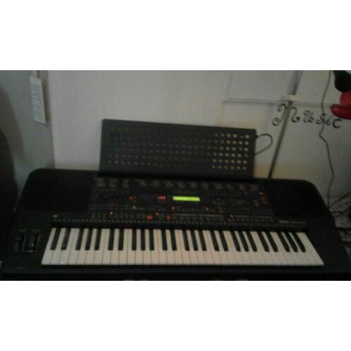 Yamaha psr 6700 & 12 diskettes..
