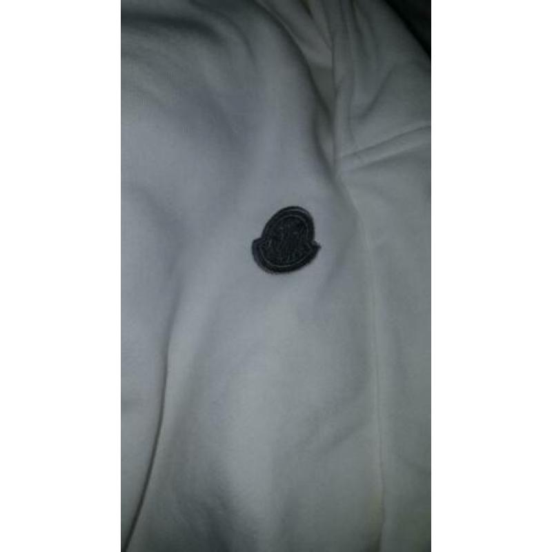 moncler dsquared fendi calvin klein versace balmain gucci