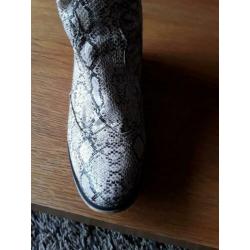 Slangenprint laarzen 38