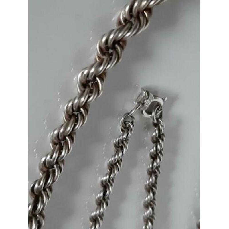 Zilveren gedraaide schakel ketting. 925 FMD gemerkt