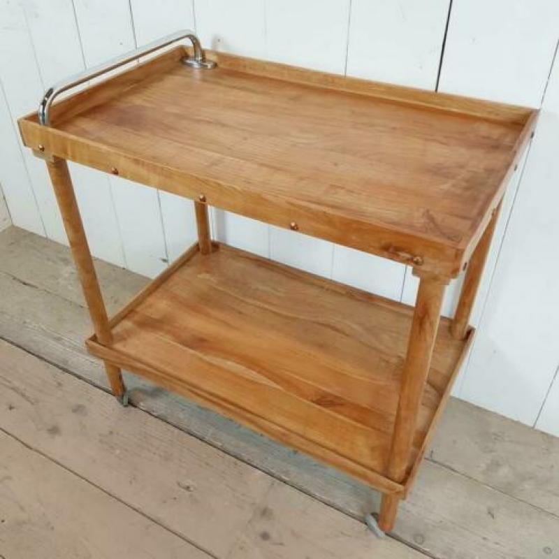 Vintage serveerwagens / trolleys