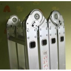 Twee aluminium multi ladders 3,6 m en 6 m