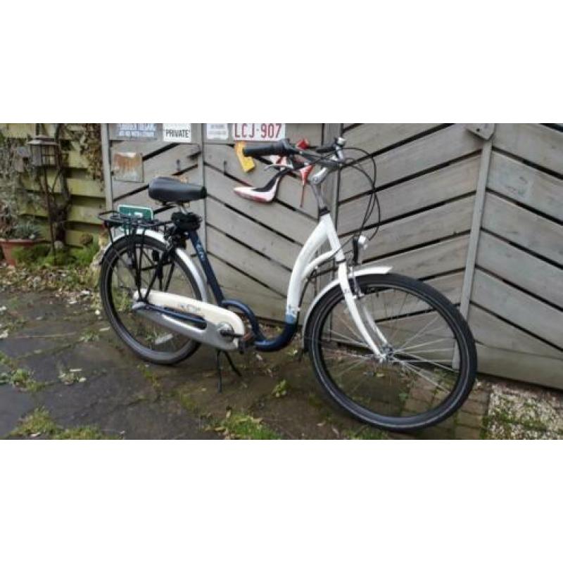 Damesfiets met 3 versnellingen en (lage instap)
