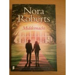Middernacht, strandhuis, schilder, nachtmuziek Nora Roberts