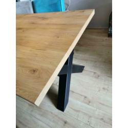 Licht eiken tafel