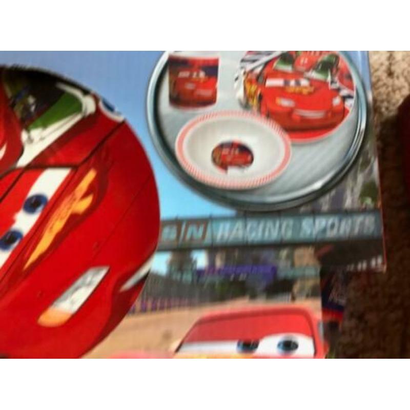 2 Cars McQueen lunch setten ( platte bord, diepe bord, mok)
