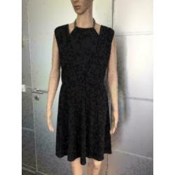 B1469 Nieuw: GUESS: zwart jurkje jurk maat 40=M