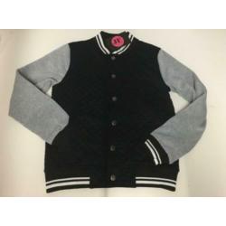 Leuk baseball vest met je eigen naam in maat 134