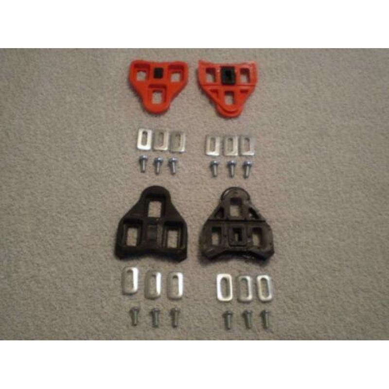 xxx 27-2 LOOK DELTA EN SPD PEDALEN VOOR MAAR 5 EURO