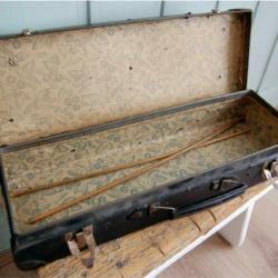 Leuk oud brocante zwart breikoffertje