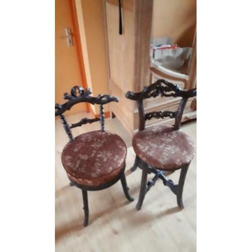2 antieke stoeltjes zie beschrijving