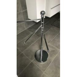 Handdoekenrek, metaal. 91cm.
