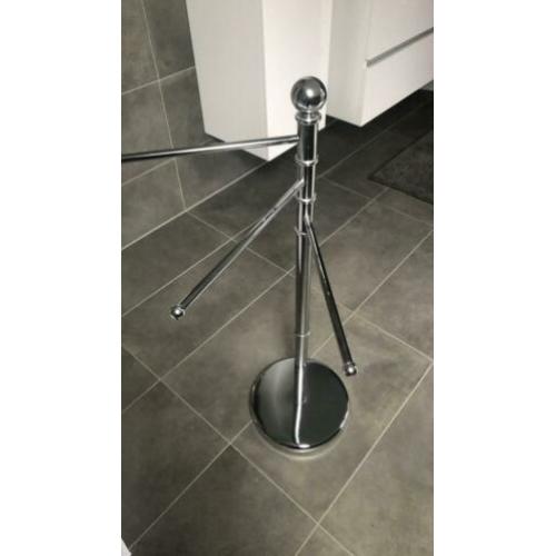 Handdoekenrek, metaal. 91cm.