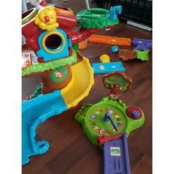 Vtech Zoef zoef dieren/ Toet toet auto's o.a boomhut en rac