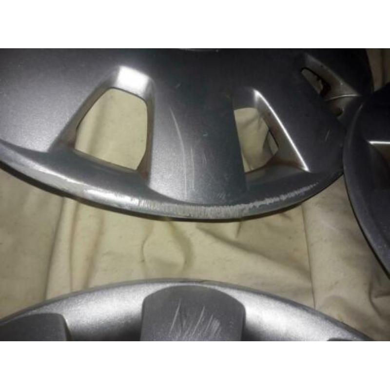 15 inch wieldoppen Volkswagen.