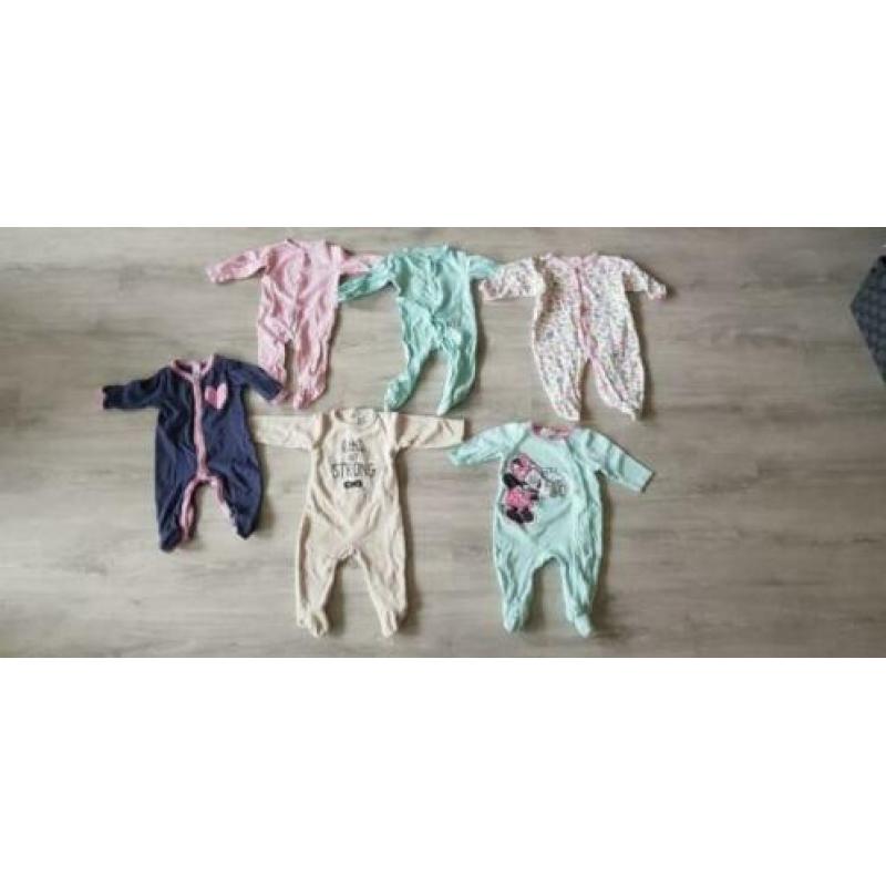 Pakket maat 68 of los te koop.
