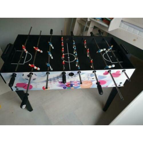 Voetbaltafel en pooltafel in 1