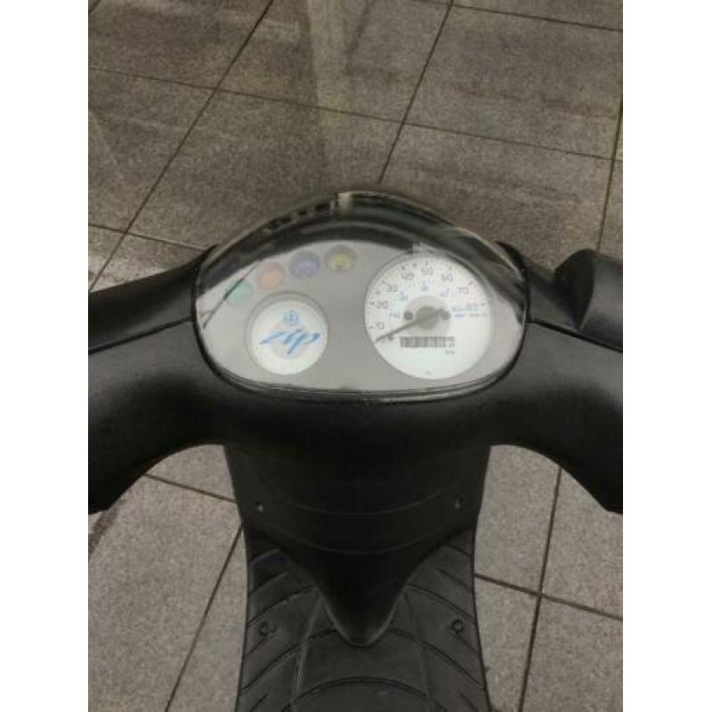 Piaggio Zip 25 km sp kappen