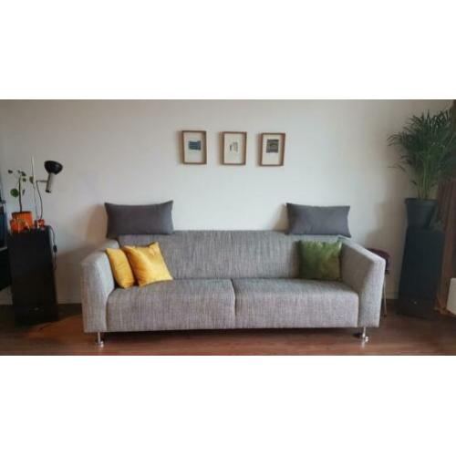 Hele mooie grijze 3zits bank, strak design z.g.a.n.