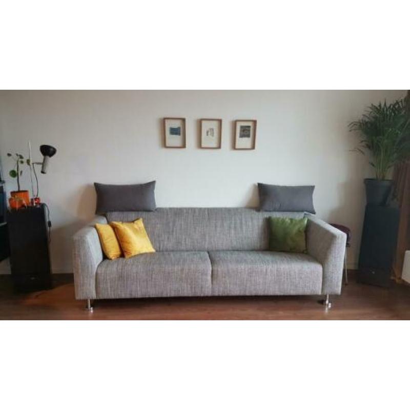 Hele mooie grijze 3zits bank, strak design z.g.a.n.