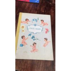Onze baby nostalgisch babyalbum